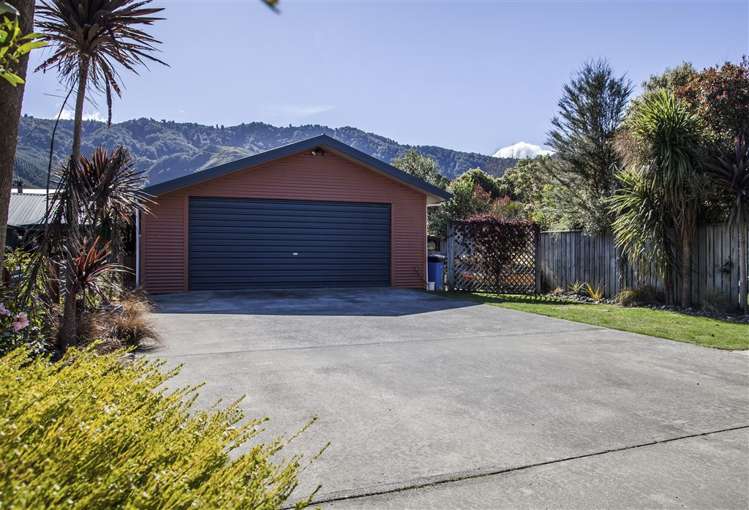 6a Lady Cobham Grove Anakiwa and Surrounds_12