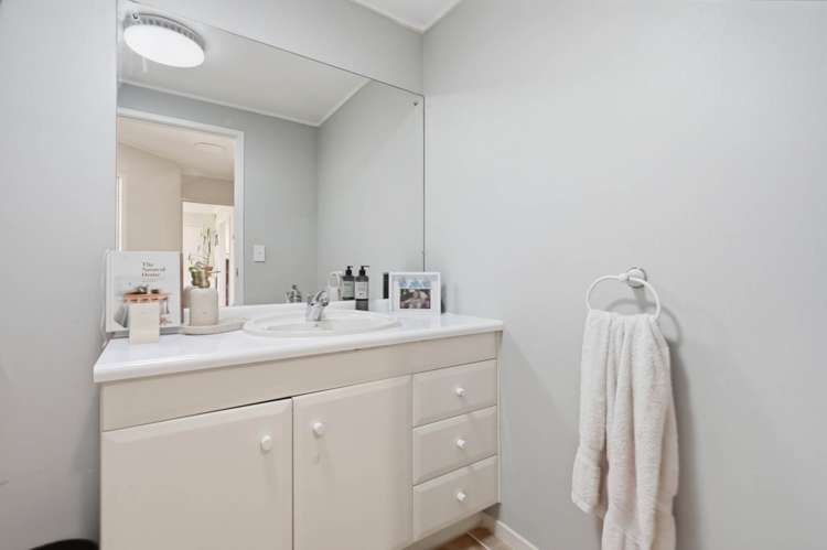 5 Woodgers Way Somerville_13