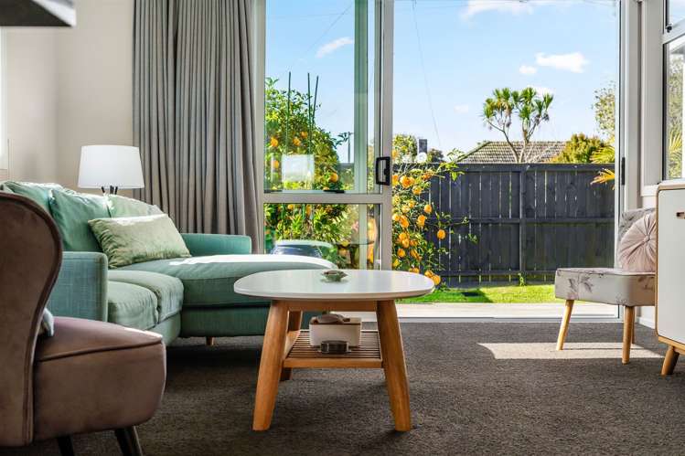 4 Rixon Place Te Atatu Peninsula_11