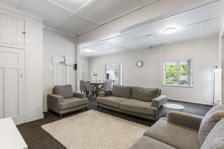 98 Hill Road The Gardens_13