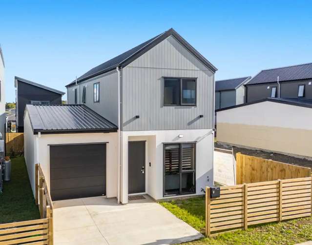 4 Bed 3 Bath Freehold Stand-Alone