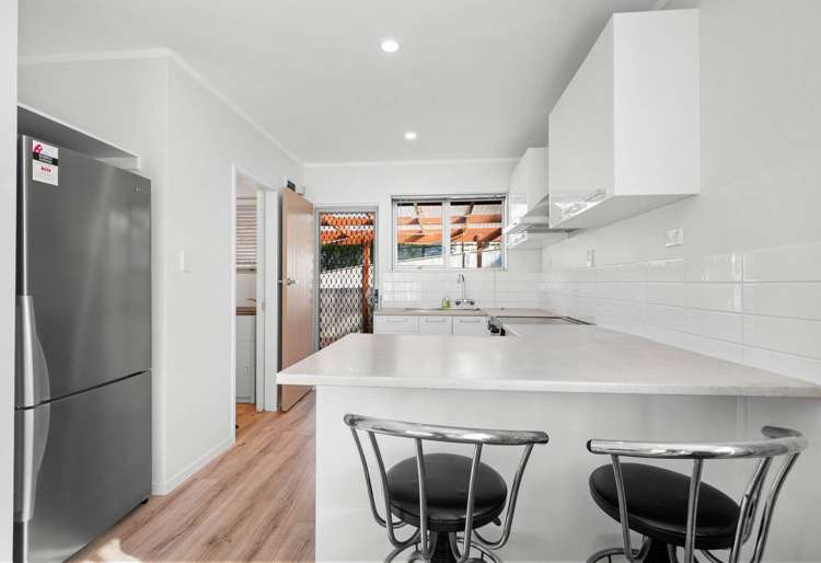 1/112 Gossamer Drive Pakuranga Heights_5