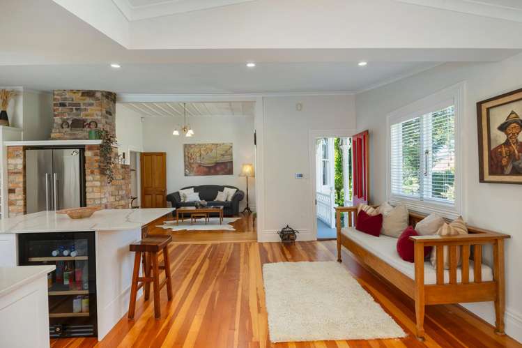 707 & 707B New North Road Mount Albert_10