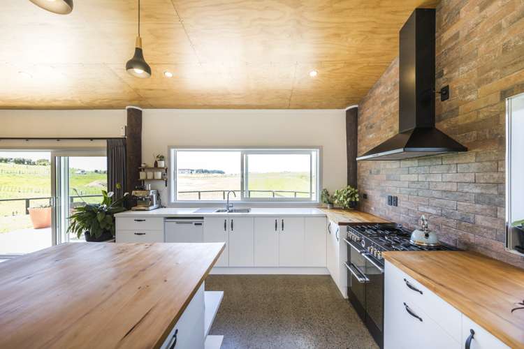 34 Highland View Drive Tokomaru_6