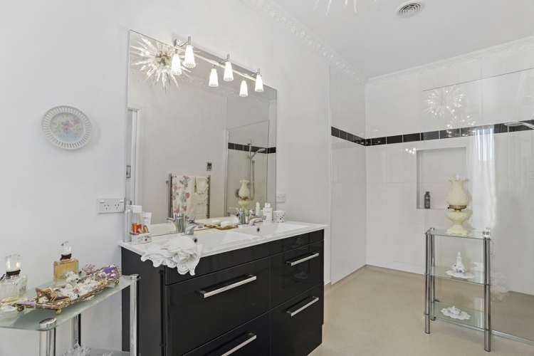 4 Stella Close Harewood_12