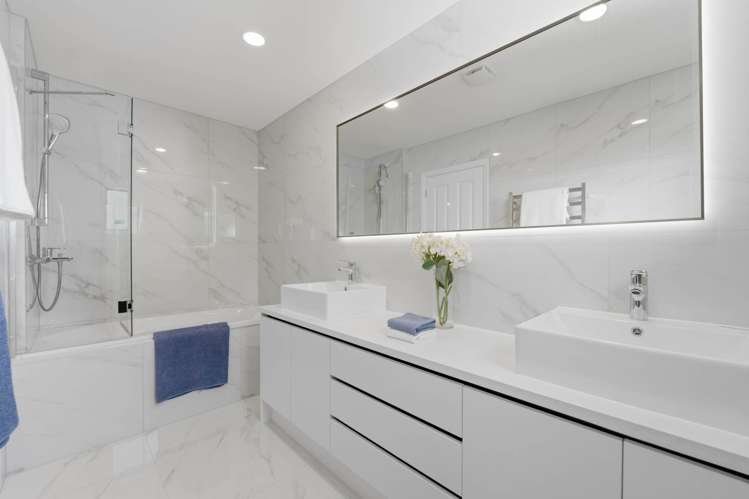 8 Capistrano Mews Goodwood Heights_21