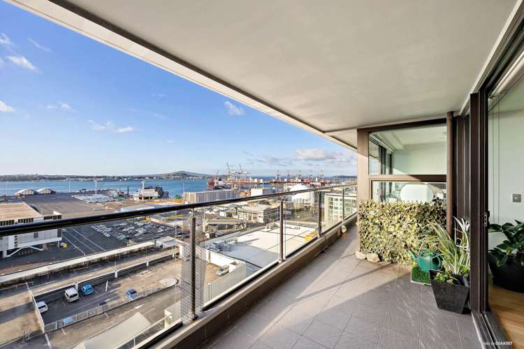 1402/18 Beach Road Auckland Central_5