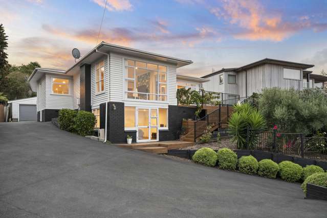 Stunning Sea Views, Pool & Style - Ignore CV