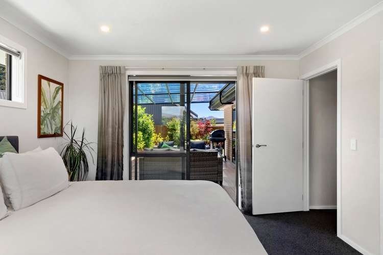 13 Kingfisher Crescent Albert Town_9