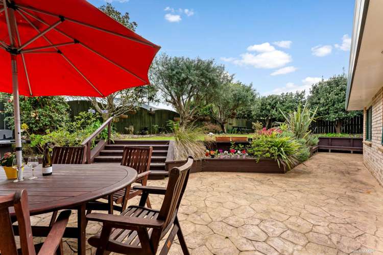 30 Lothian Brae Wattle Downs_10