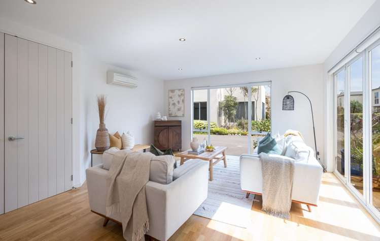 5 Monro Way The Wood_7