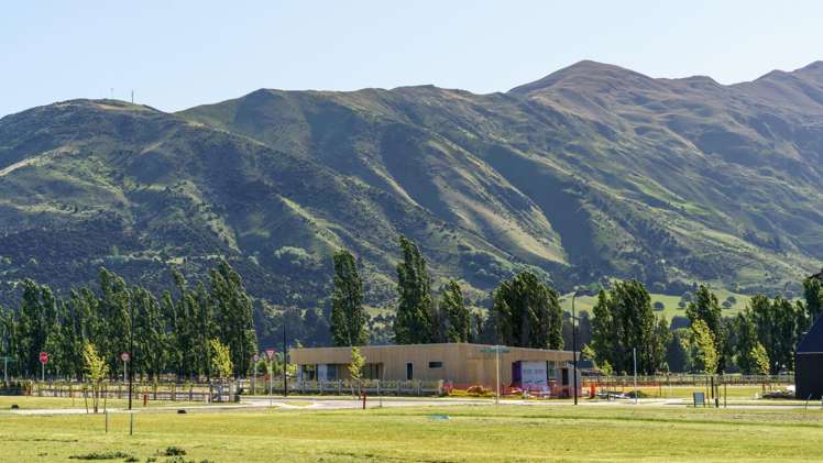 1 Starlight Court, Orchard Park,_3