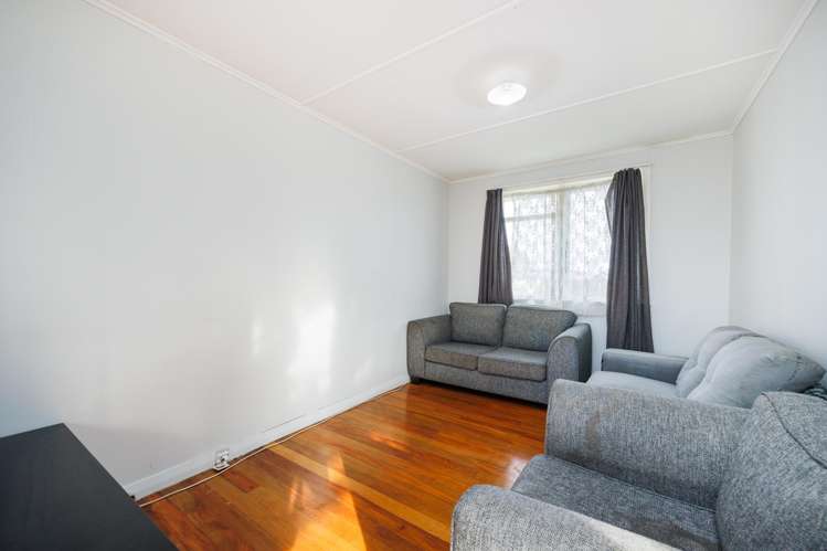 33 Holland Crescent Bulls_6
