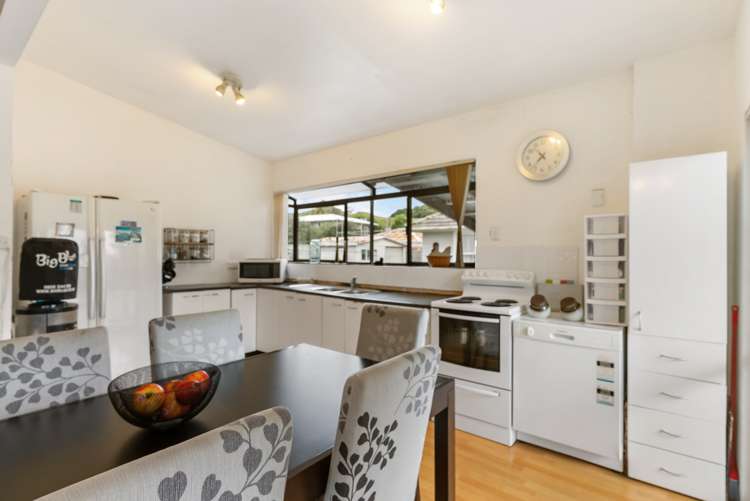 114 Coronation Road Mangere Bridge_12