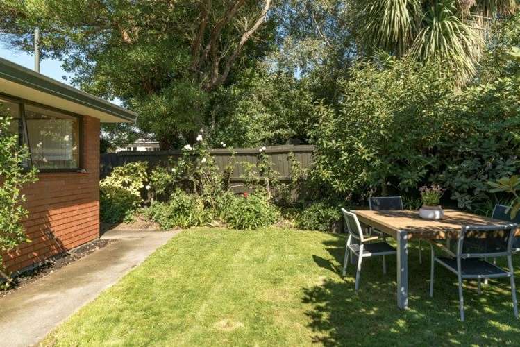 12 Esher Place Saint Martins_24