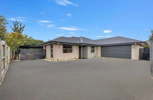 The Complete Family Package. Move in Ready!