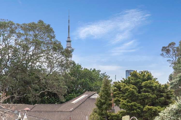 4 Castle Drive Epsom_26