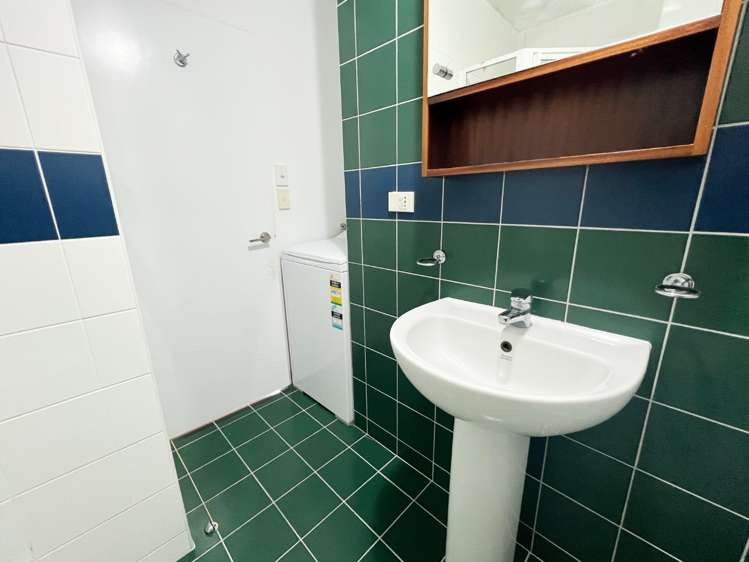 11E/82 Wakefield Street 10015_7