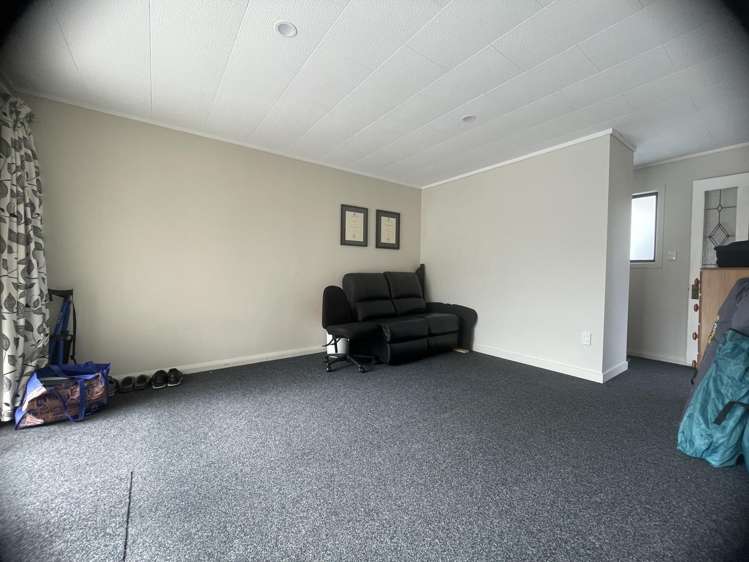 1/8 Lilian Street Kamo_9