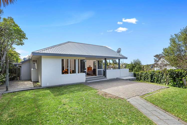 8 Jean Place Stanmore Bay_14