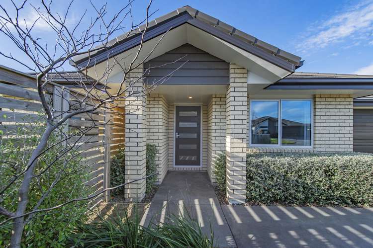 87 Sunline Avenue Lincoln_1