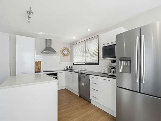 2/342C Royal Road Massey_3