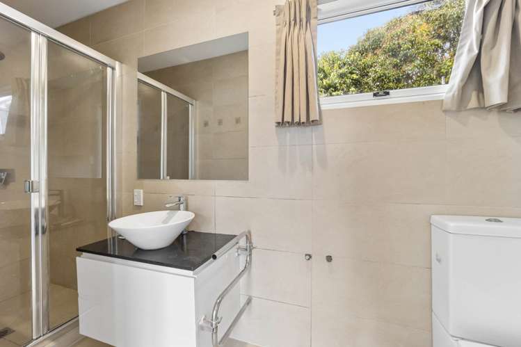 7A & 1/7A Tirimoana Road Te Atatu South_14