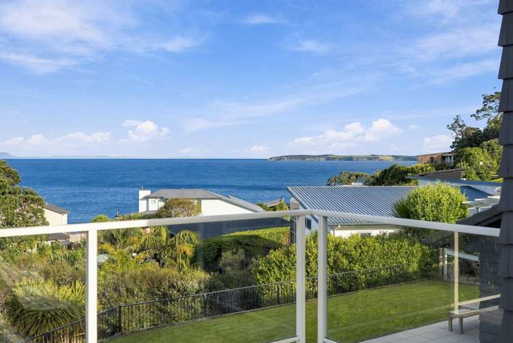 33 Lax Crescent Leigh_7
