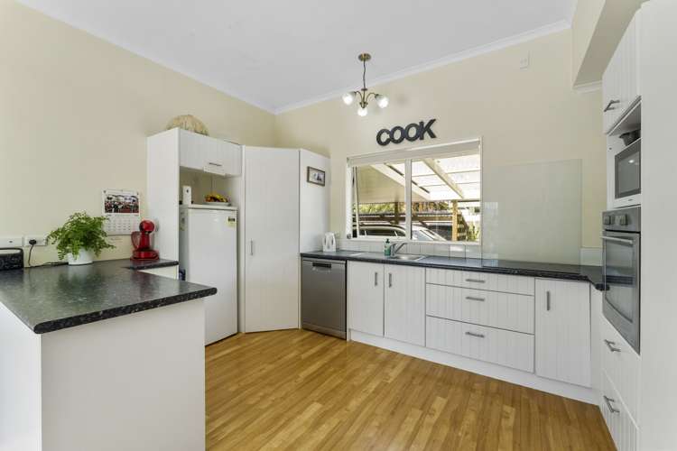 20 Kiharoa Street Otaki Beach_8