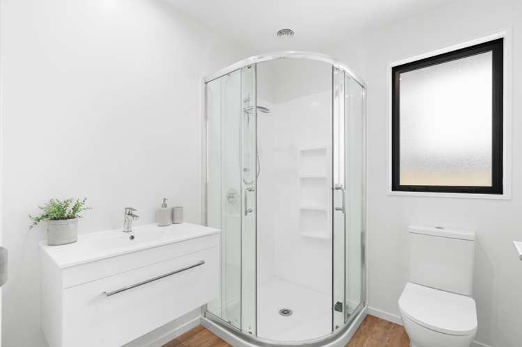 2/4 Ramore Place Redwood_10