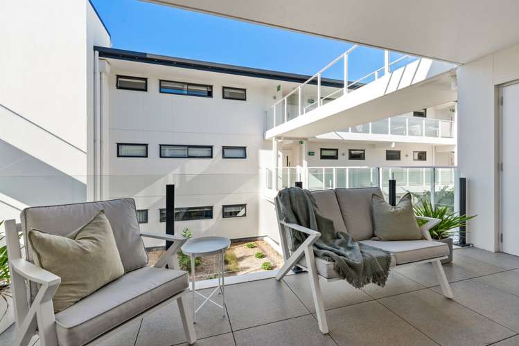 222/8 Thompson Park Road Mount Wellington_17