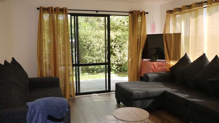 2e Milich Terrace Te Atatu South_2