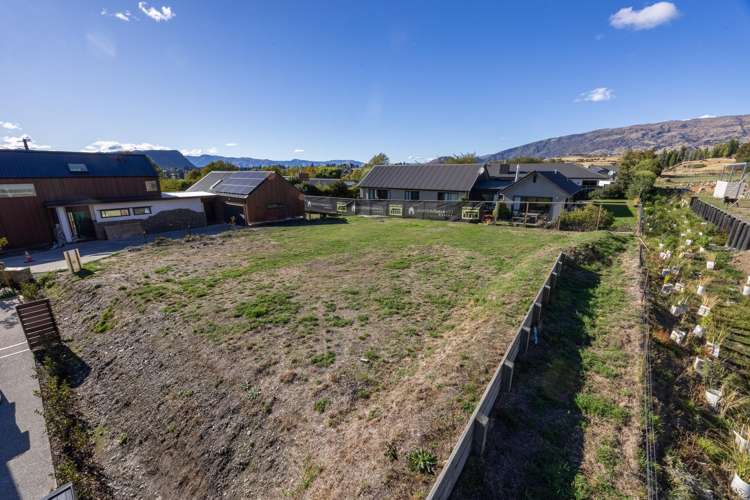4 and 9 Theodore Court Wanaka_9