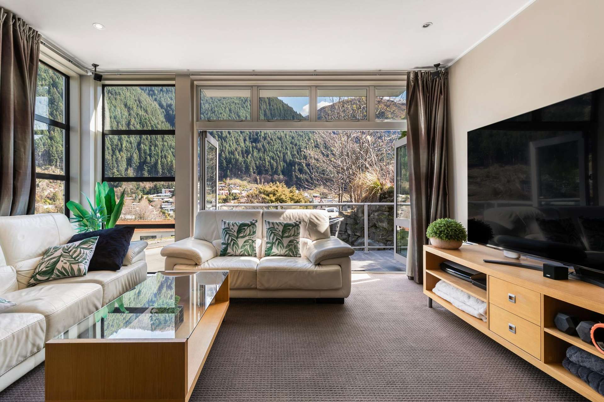 1/97 Hallenstein Street Queenstown_0