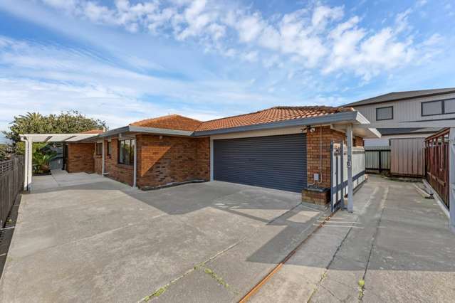 Hidden Gem - Spacious, Immaculate Brick & Tile