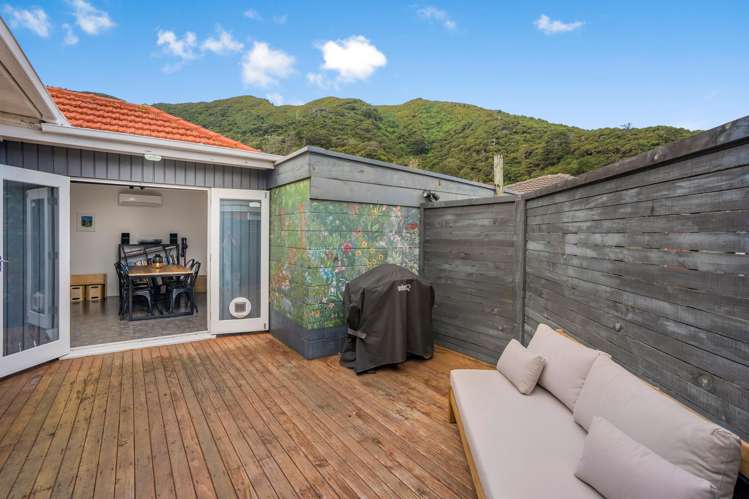 1/195 Whites Line East Waiwhetu_11