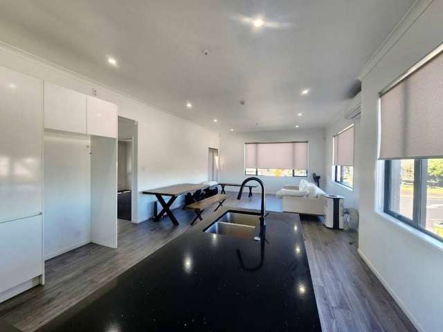 Stylish New-Build 4BR Home in Avondale