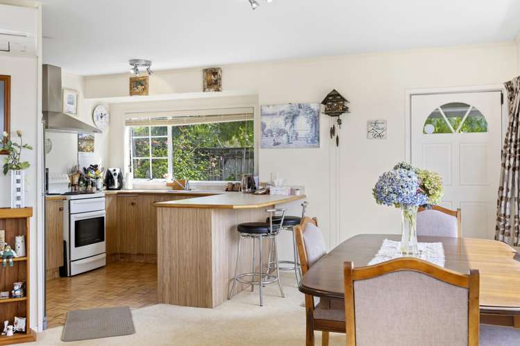 2/8 Kinder Street Acacia Bay_14