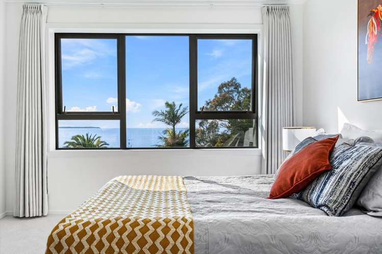 2/14 Clifton Road Waiake_4