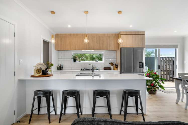 215A Ocean Road Whangamata_0