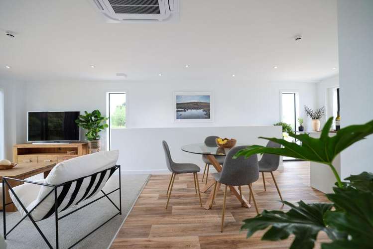 8/15 Keehan Drive Hilltop_18