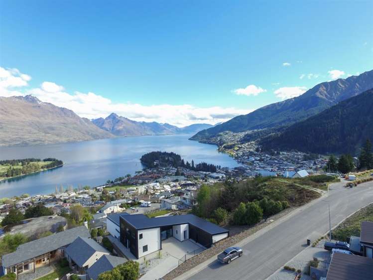 13 Vancouver Drive Queenstown_23