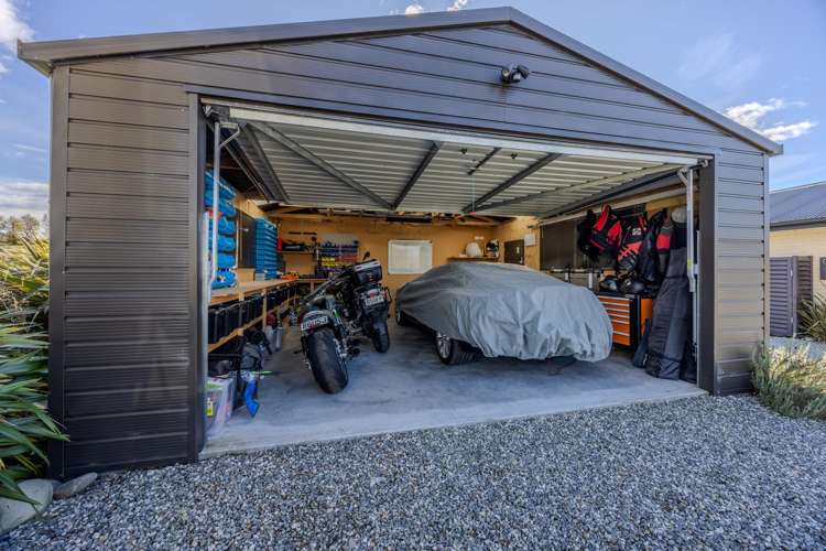 10 Jack Young Place Albert Town_24