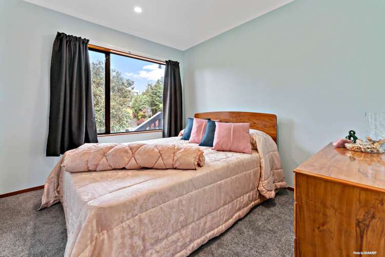 4 Gleneagles Grove Wattle Downs_13