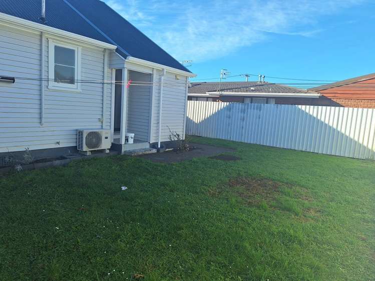 20A Camp Street Silverstream_8