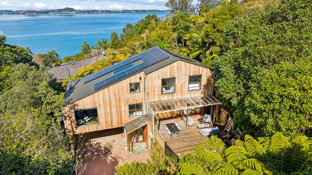 4 Puketutu Rise Hillsborough_4