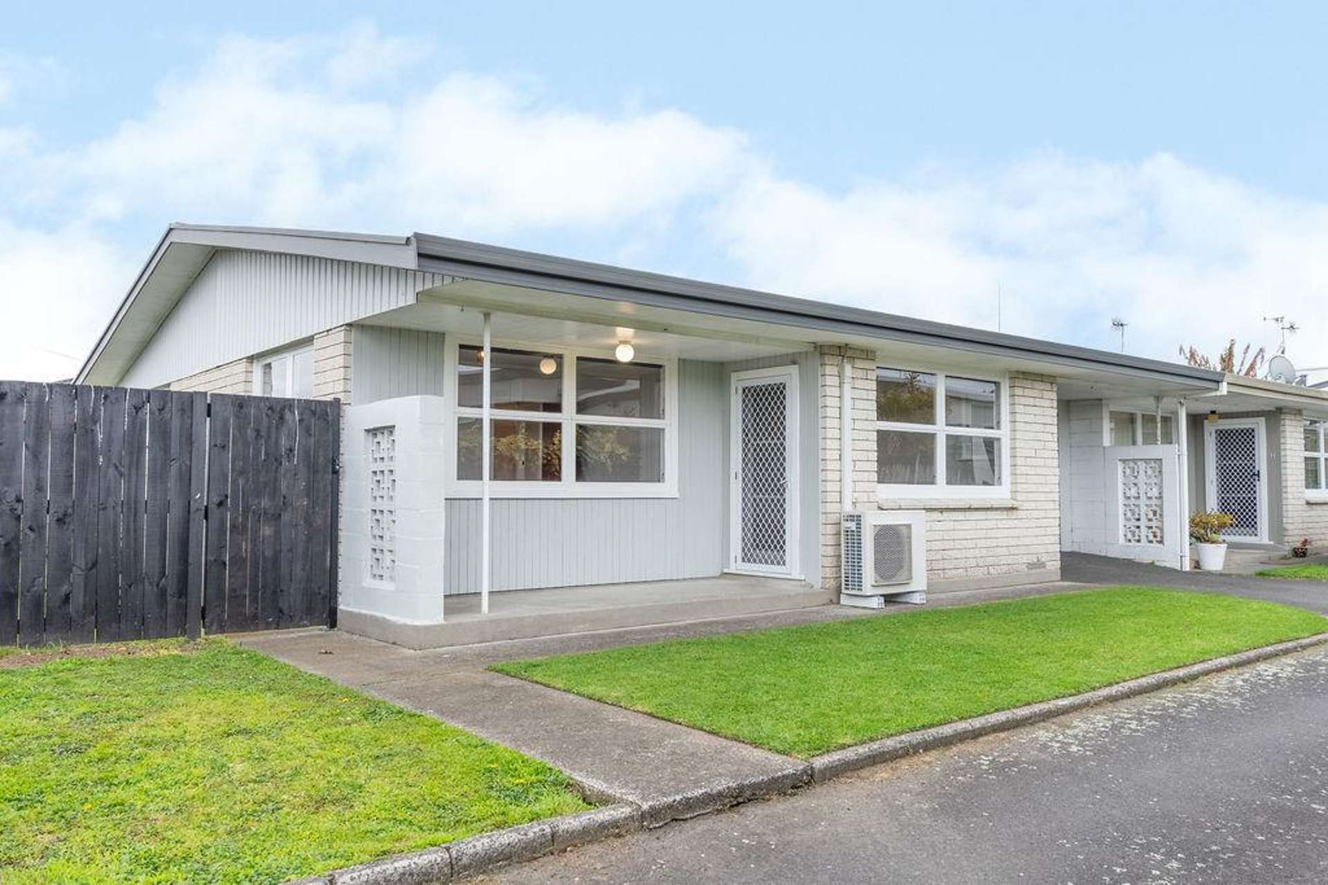 Flat 1/747 Cameron Road Tauranga South_0