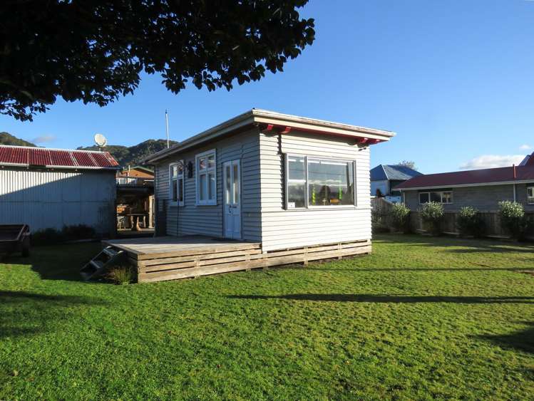 1 Church Street Reefton_10