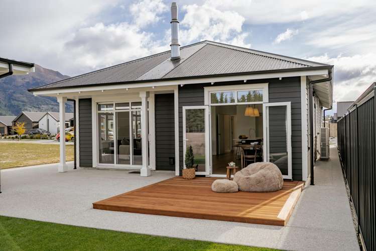 105 Burdon Loop Lake Hawea_7