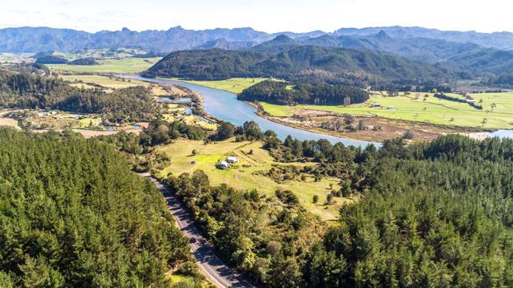 671 Hikuai Settlement Road Pauanui_8